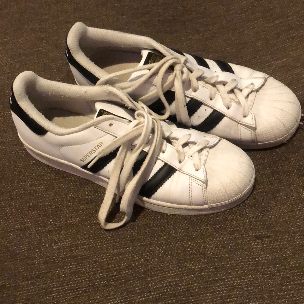 Adidas Superstars 🌷